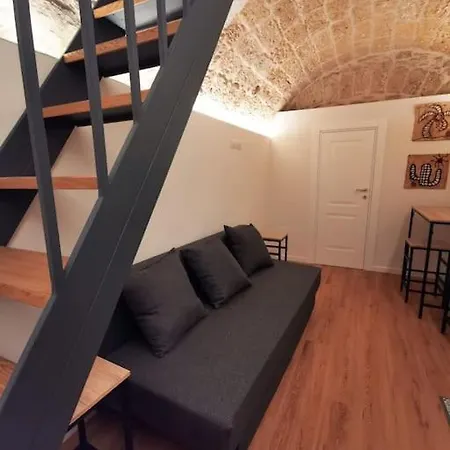 Corte San Triggiano 13 Citta Vecchia, Bari